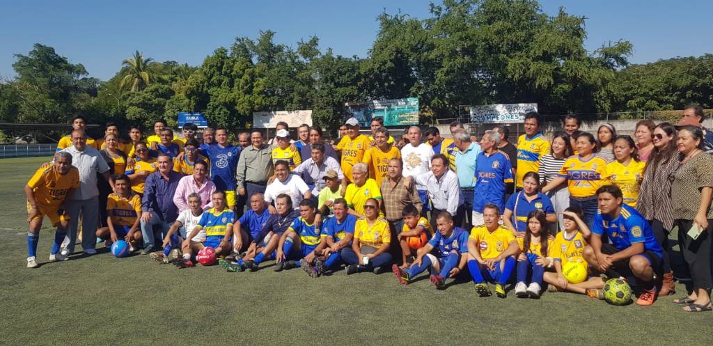 Asiste David Gama a convivencia del Club Deportivo 20 de Noviembre por 52&nbsp;Aniversario.