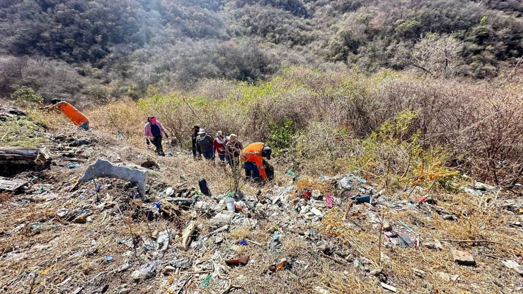 Limpian basureros clandestinos en&nbsp;Tuxpan