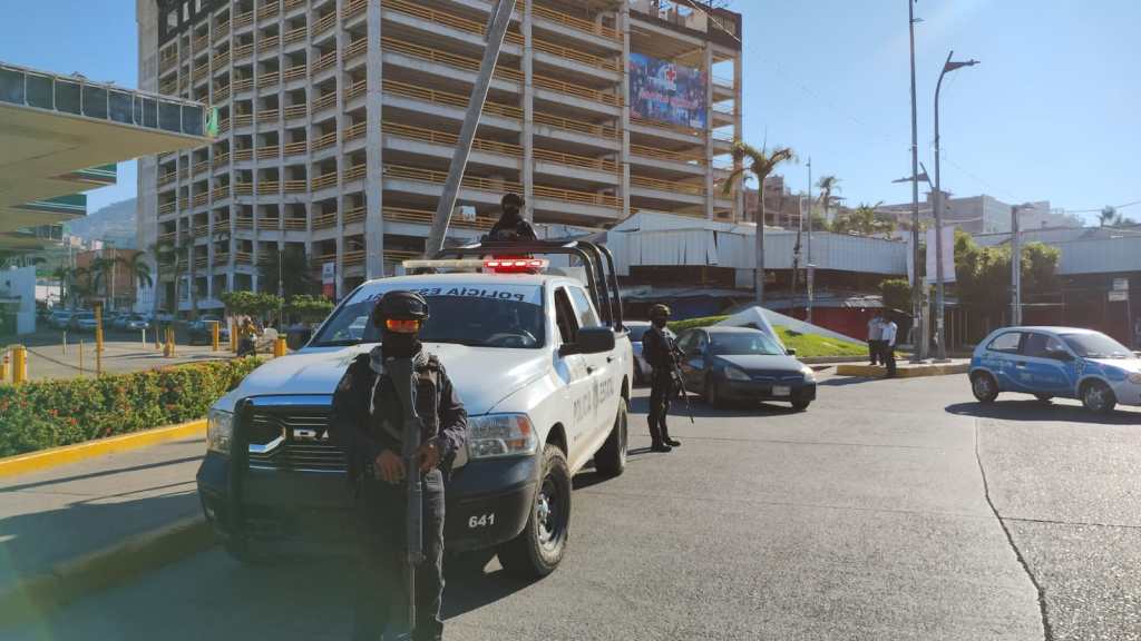 IMPLEMENTA TRÁNSITO ESTATAL DISPOSITIVO VIAL POR BLOQUEOS EN&nbsp;ACAPULCO