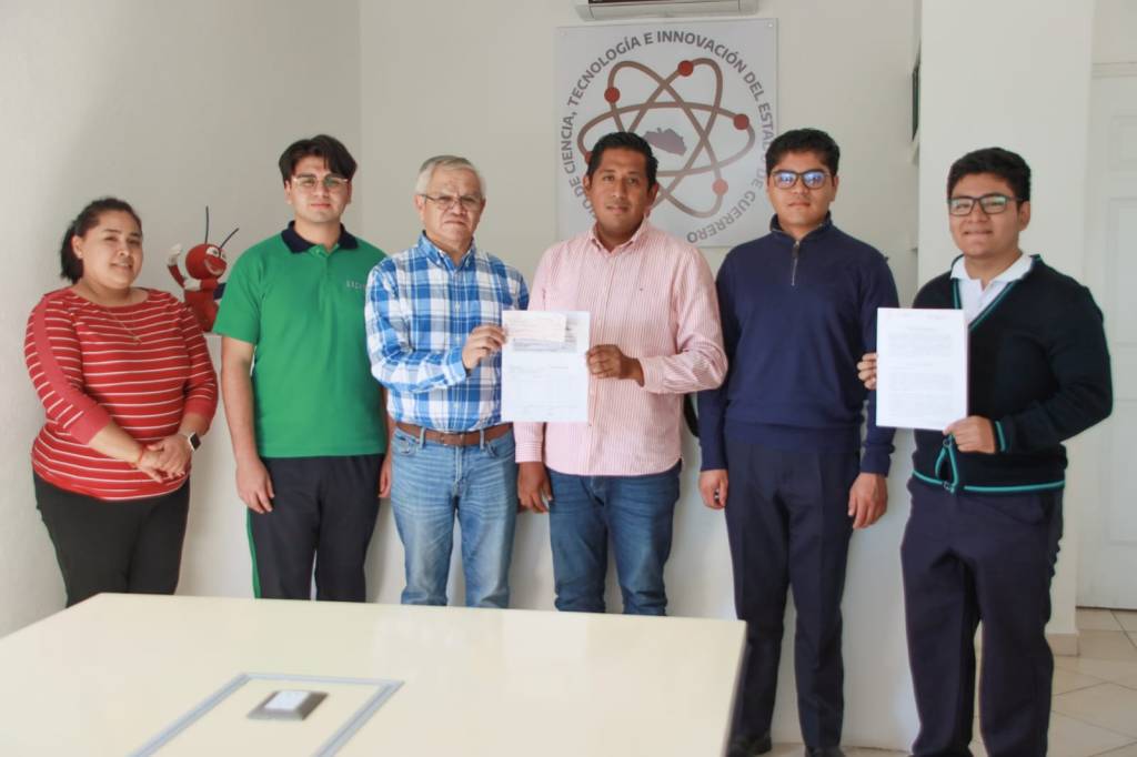 Estudiantes del Colegio de Bachilleres ganan premio en la Feria Mexicana de Ciencias e Ingenierías&nbsp;2024