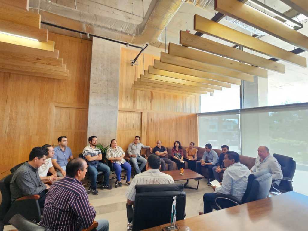 Se reúne David Gama con comerciantes&nbsp;joyeros