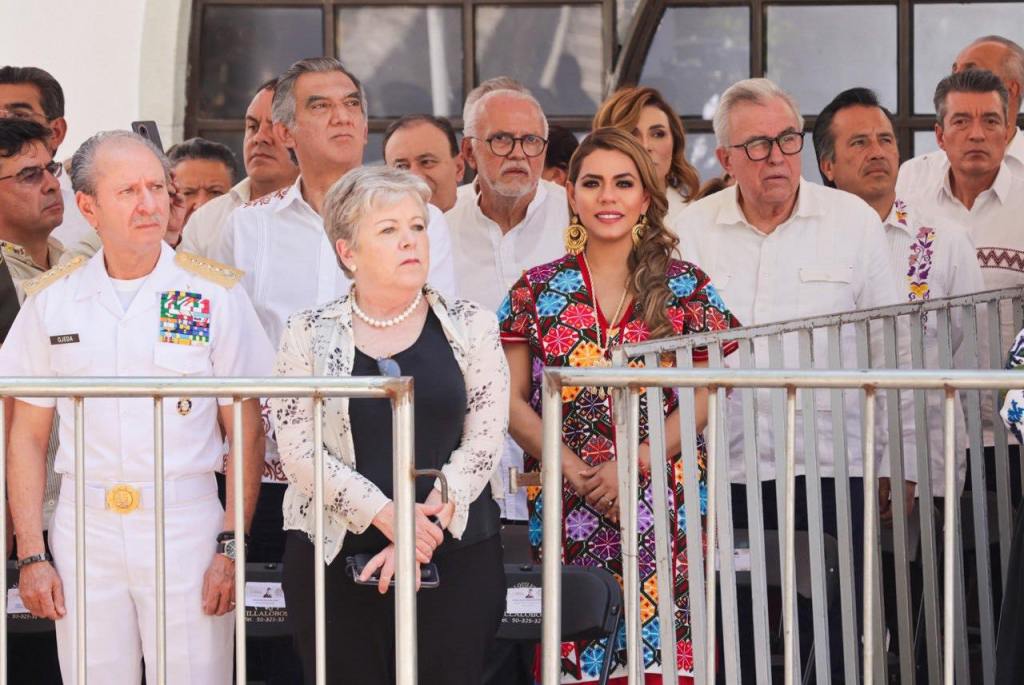 Acude Evelyn Salgado a conmemoración del natalicio 218 de Benito&nbsp;Juárez