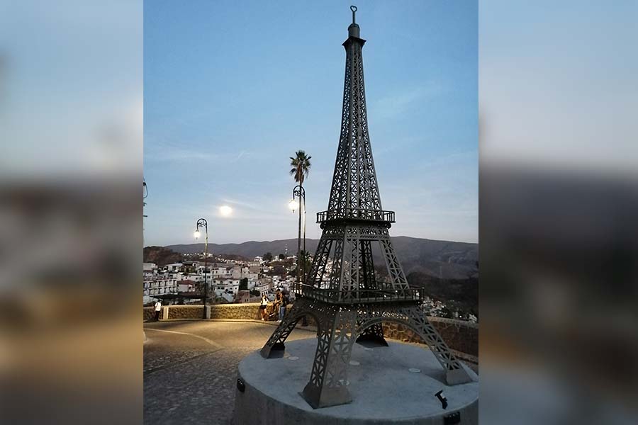 RELACIÓN DE FRANCIA-MÉXICO-TAXCO