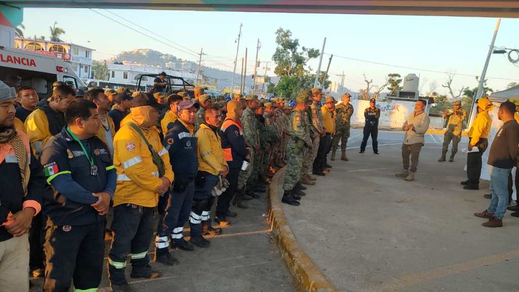 Redoblan esfuerzos para controlar en su totalidad los incendios de Los Dragos y Carabalí en&nbsp;Acapulco