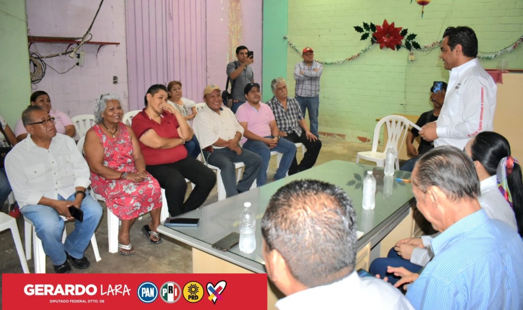 Dialoga Gerardo Lara con locatarios del mercado “Adrián&nbsp;Castrejón”