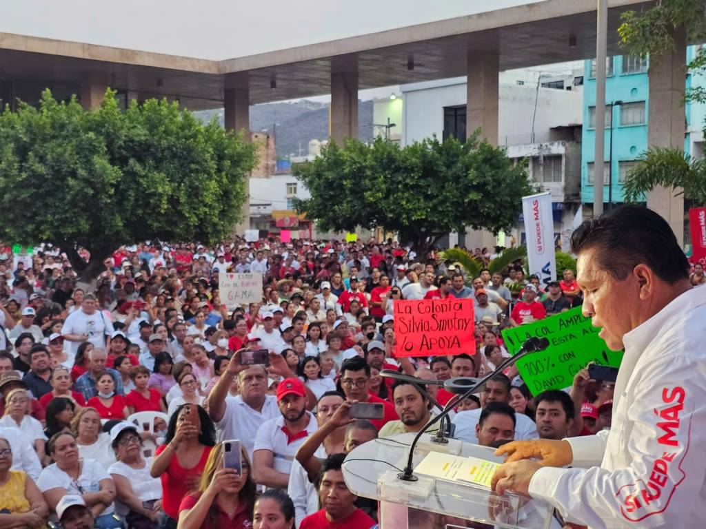 Arranca David Gama Pérez campaña con una Plaza Cívica&nbsp;llena
