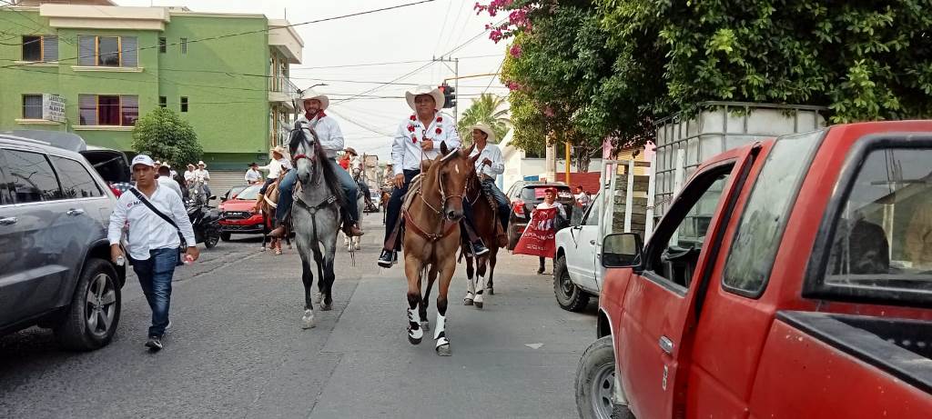 Suma David Gama Pérez apoyo de la Cuadrilla «Mi gusto es» para&nbsp;hacerlo