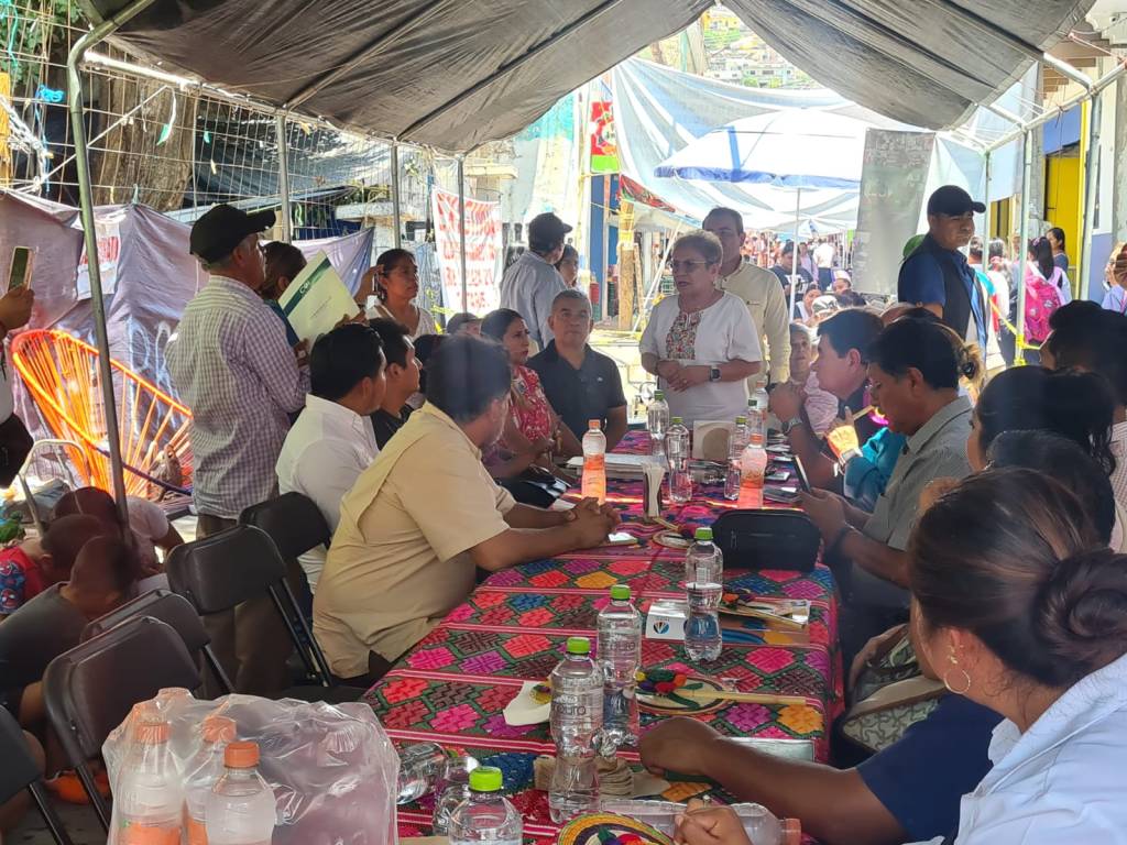 Busca SGG conciliar entre vecinos y Ayuntamiento de Tlapa por disputa de&nbsp;Plazuela