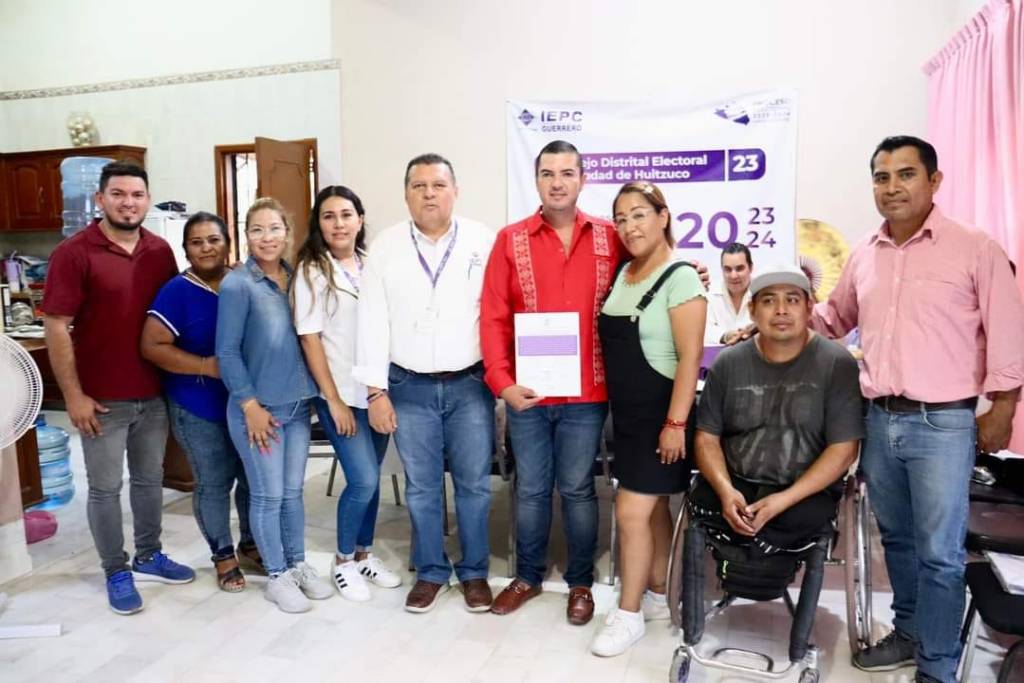 RECIBE EMMANUEL GUEVARA CONSTANCIA DE MAYORÍA COMO ALCALDE ELECTO DE ATENANGO DEL&nbsp;RÍO