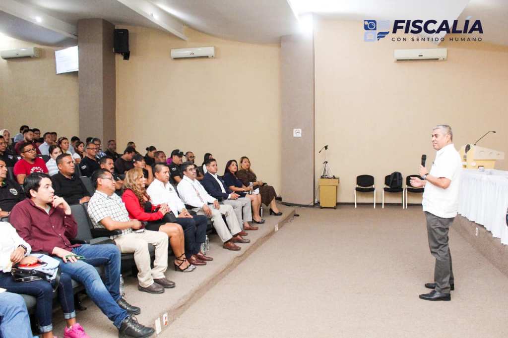 La Fiscalía General del Estado de Guerrero, imparte conferencia a servidores&nbsp;públicos