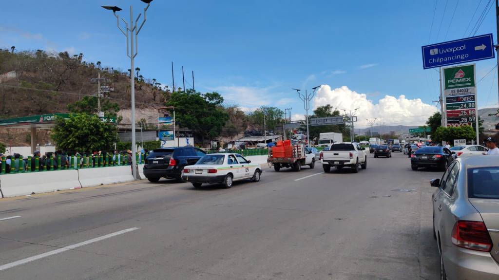 Liberan la Autopista del Sol pobladores de la comunidad e&nbsp;Pascala
