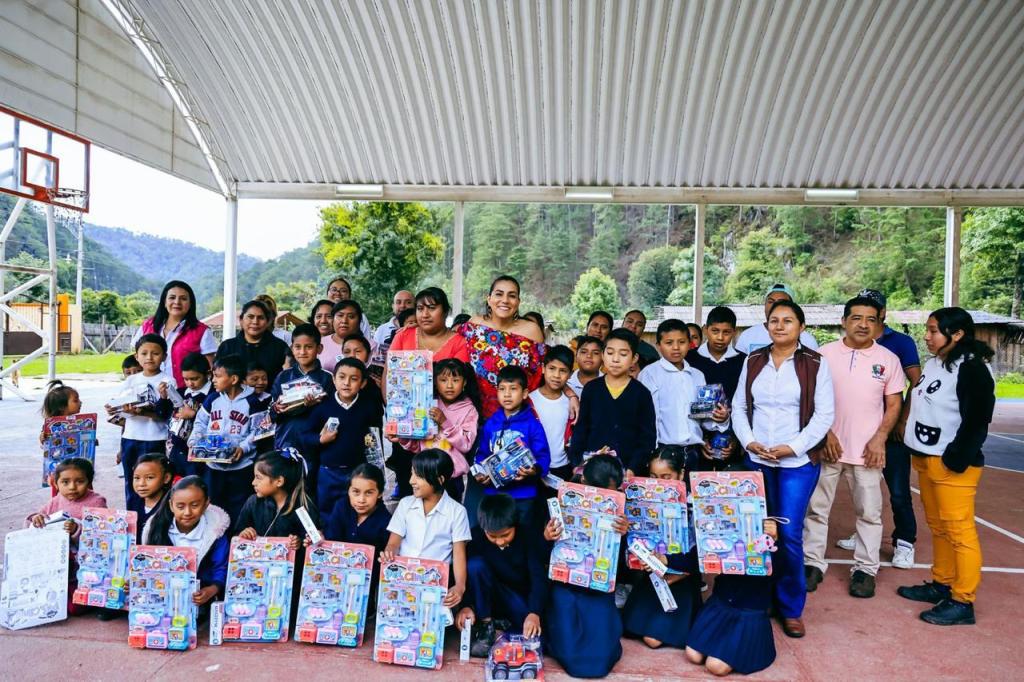 Supervisa Liz Salgado programa alimentario y de huertos escolares en la comunidad de&nbsp;Omiltemi