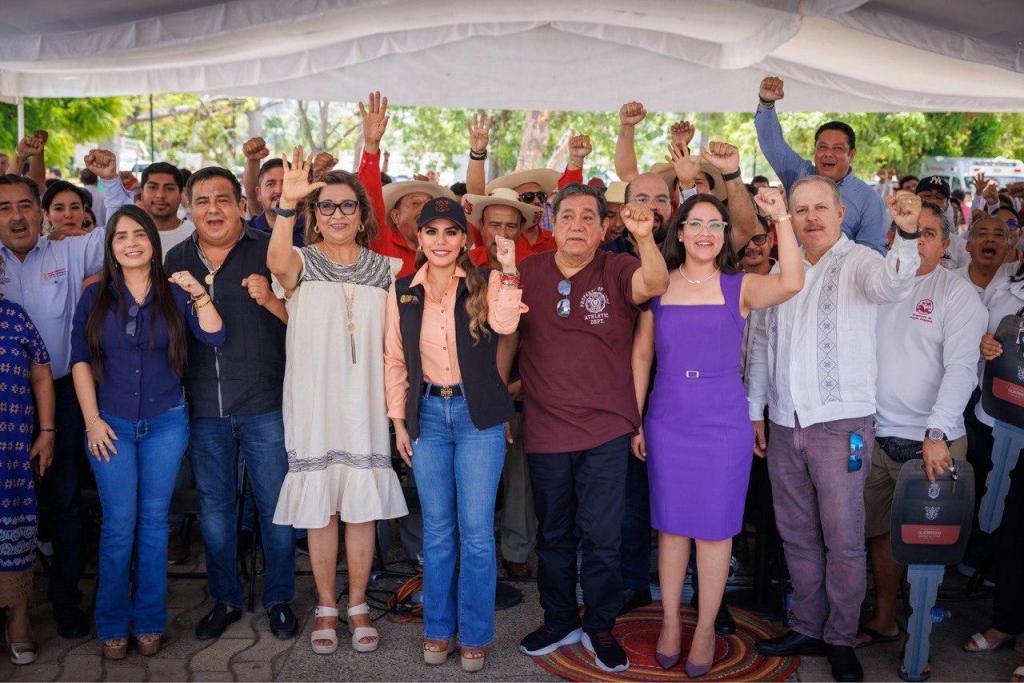 Entrega la gobernadora Evelyn Salgado 25 vehículos a dependencias operativas y ejecutoras de&nbsp;obra