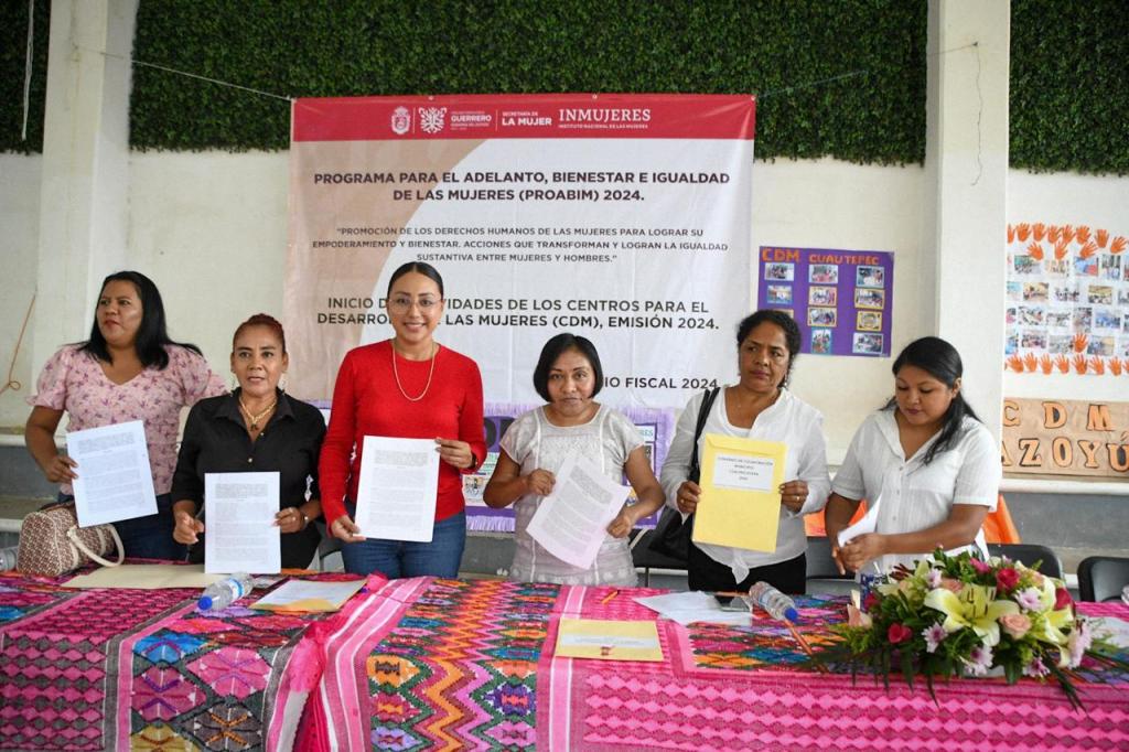 Pone en marcha la SEMUJER los Centros para el Desarrollo de las Mujeres en la Costa&nbsp;Chica