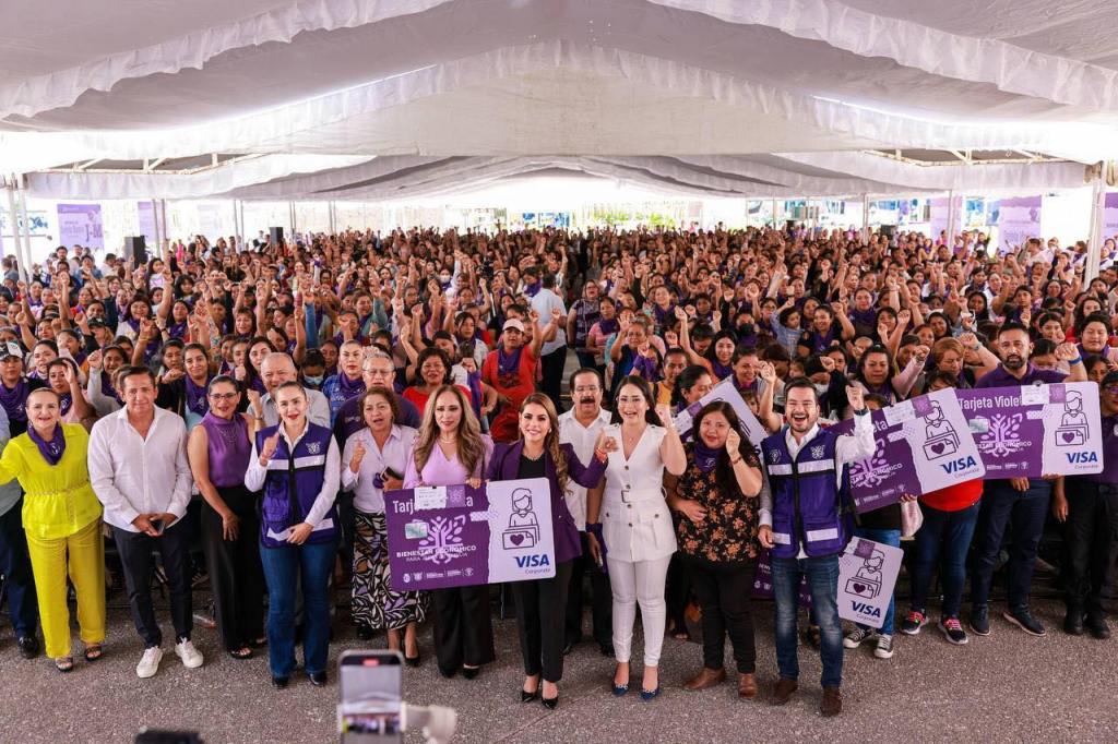 Evelyn Salgado da arranque a la entrega del Programa de Bienestar Económico “Tarjeta Violeta” en&nbsp;Guerrero