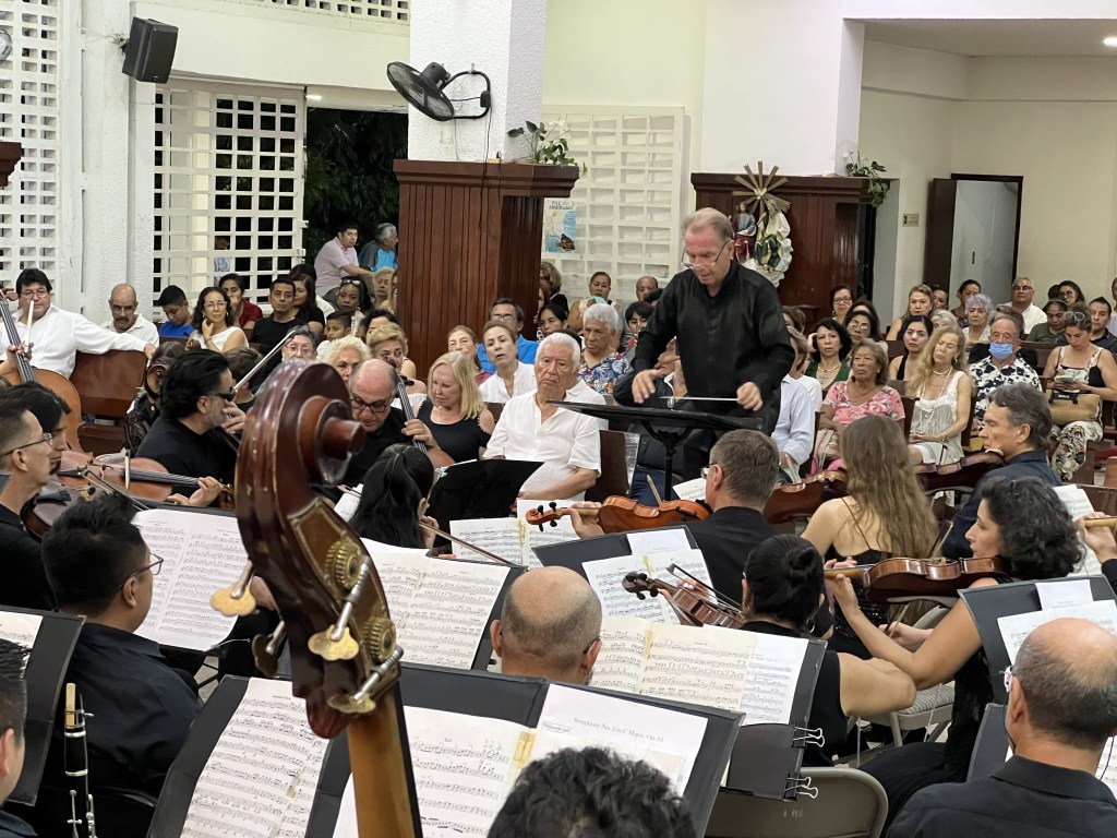 Disfrutan turistas y guerrerenses el concierto “Tres Almas Diferentes” de la Filarmónica de&nbsp;Acapulco