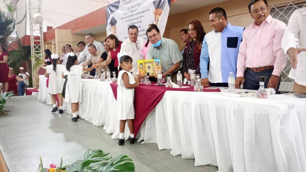 Asiste Arturo Galindo Baza a clausura del Jardín de Niños «Federico&nbsp;Froebel»