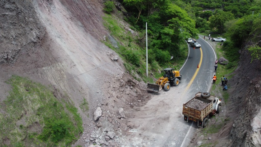 Atiende Cicaeg derrumbe en la carretera federal Chilpancingo –&nbsp;Iguala
