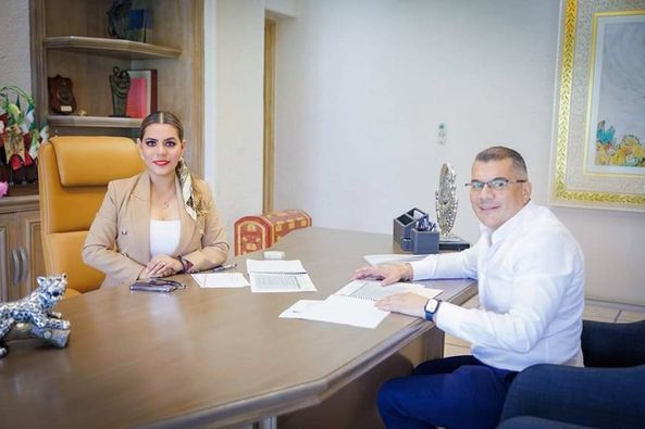 PRESENTA ERIK CATALÁN  PROYECTOS A LA&nbsp;GOBERNADORA