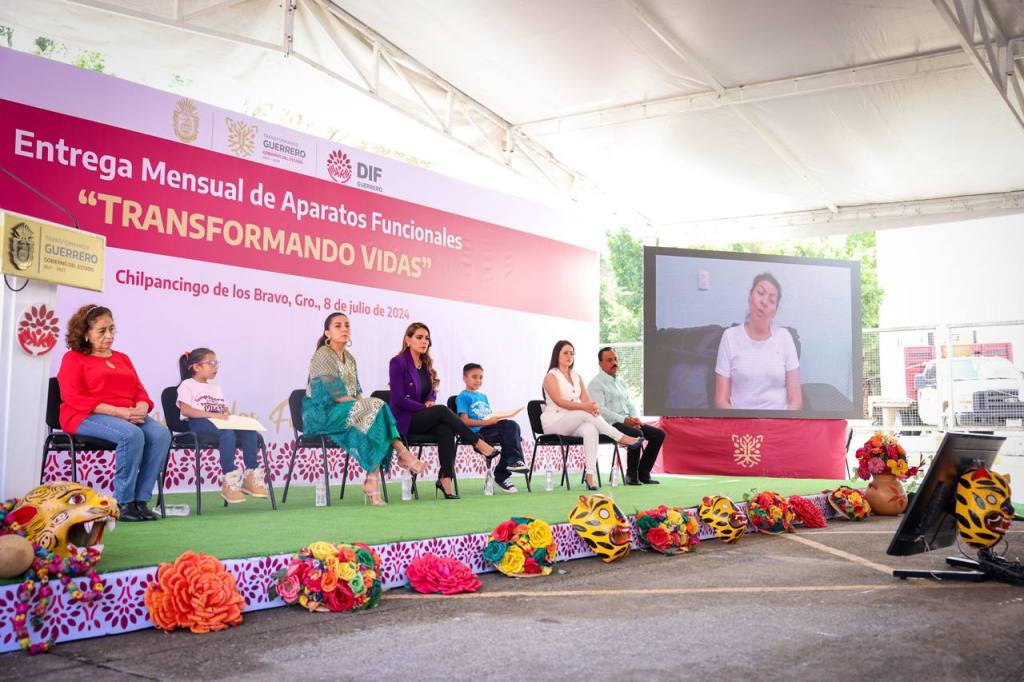 Entregan Evelyn y Liz Salgado, aparatos Funcionales del Programa «Transformando&nbsp;Vidas»
