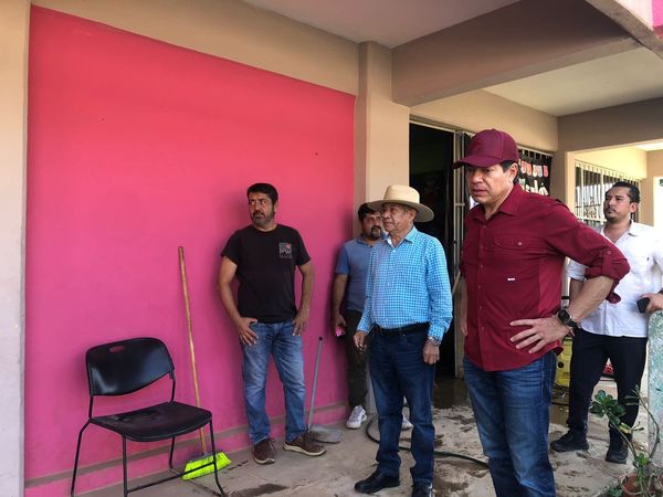 Titular de la SEG y el Secretario de Educación Pública, Mario Delgado, recorren escuelas afectadas por el huracán John, en&nbsp;Acapulco