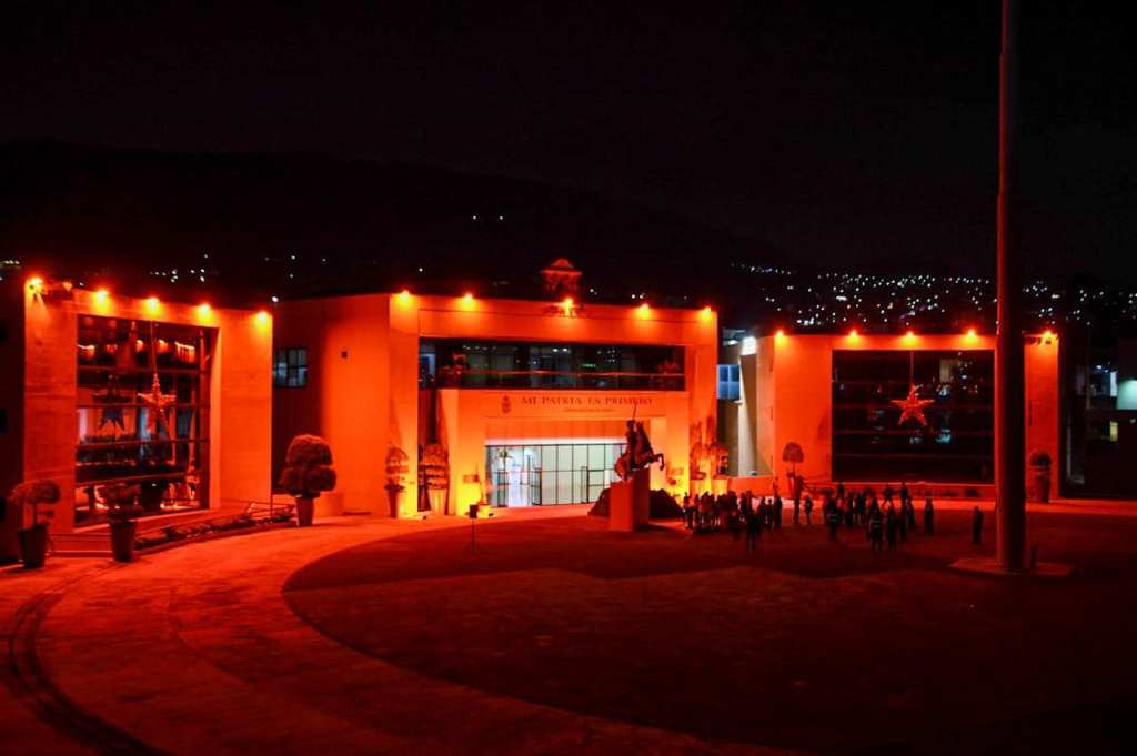 La Casa del Pueblo se ilumina de naranja, en conmemoración del 25 de&nbsp;noviembre