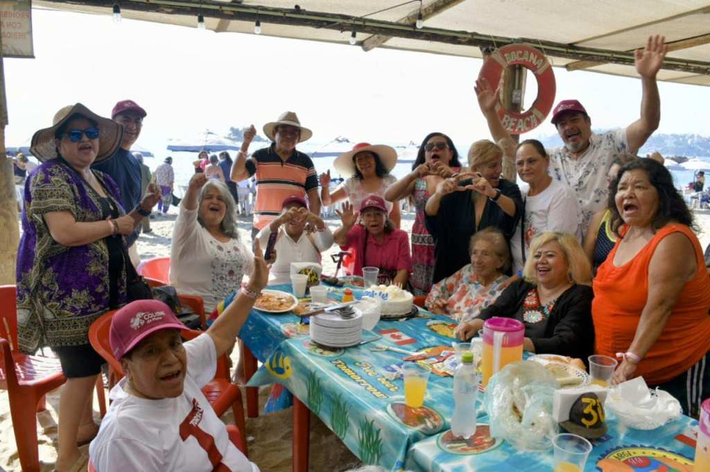 Recorre Colibrí de Plata el puerto de&nbsp;Acapulco