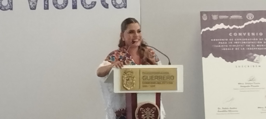 Entrega la gobernadora Evelyn Salgado Pineda mil 200 tarjetas Violeta a mujeres de&nbsp;Iguala