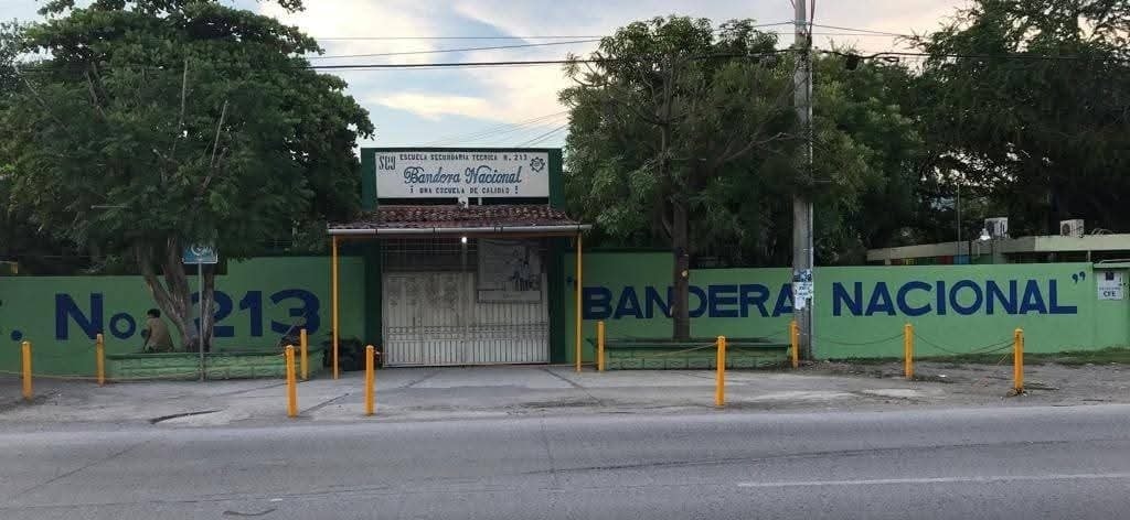 Jóvenes pierden un año escolar por negligencia en la Secundaria 213 de&nbsp;Iguala