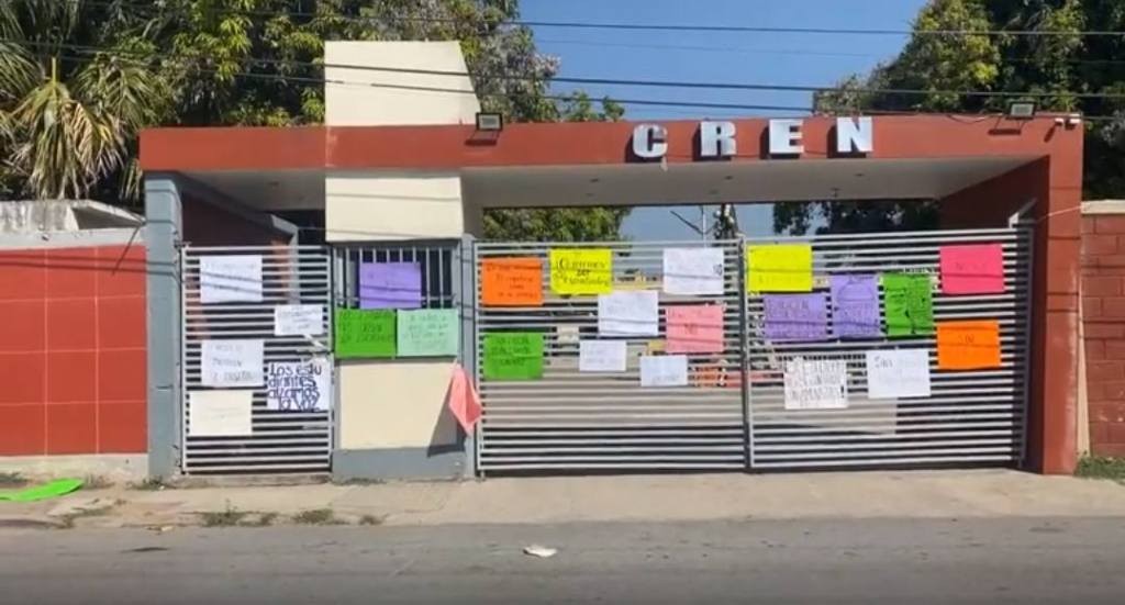 Protestan alumnos del CREN en su regreso a clases